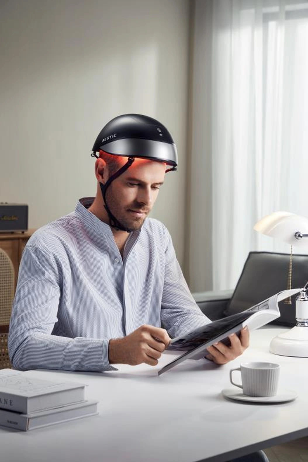 AESTIC Laser Haar-Edition bei der Anwendung zuhause
